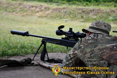 Личный состав батальона специального назначения Минобороны РЮО выполнил комплекс практических стрельб на войсковом полигоне