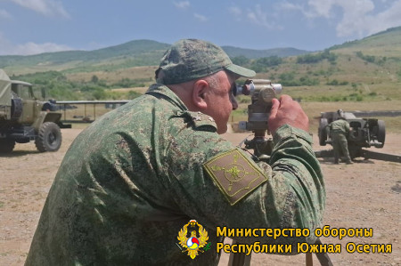 Врио Министра обороны РЮО генерал-майор Инал Сабанов проконтролировал ход занятий артиллерийских подразделений