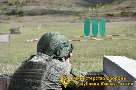 На полигоне Министерства обороны Южной Осетии проведены занятия по огневой подготовке с офицерами органов управления