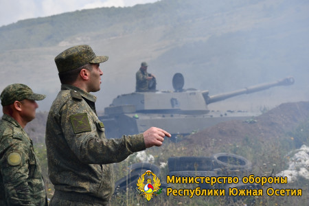 В Учебном центре Министерства обороны РЮО проходят практические занятия с артиллерийскими подразделениями