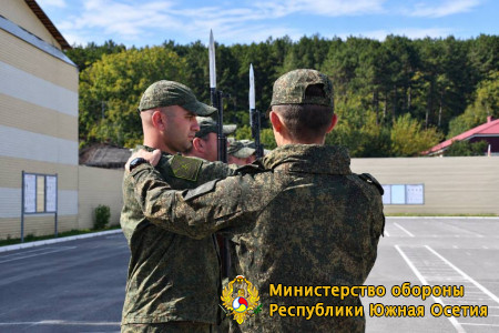 Визит инструкторов Преображенского полка в Министерство обороны РЮО
